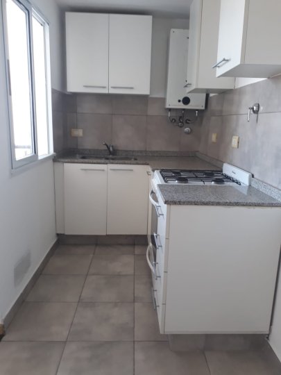 CERRITO 675 - 1 DORMITORIO CON COCHERA