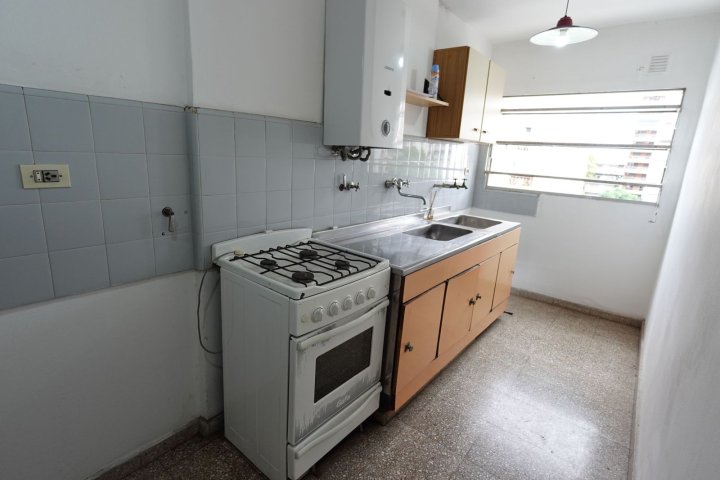 MONTEVIDEO   677 -  1 DORMITORIO  -