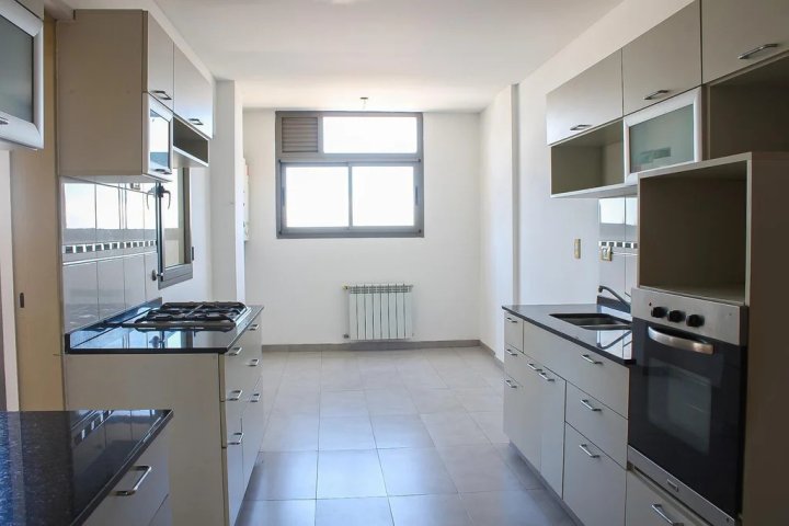 SAN MARTIN 370  - 3 DORMITORIOS + COCHERA DOBLE -